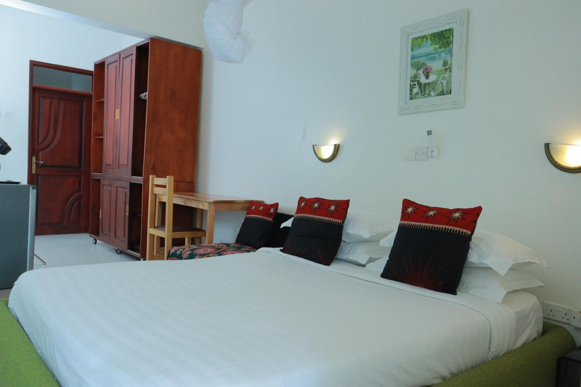 Mowicribs Hotel And Spa Εντέμπε Εξωτερικό φωτογραφία