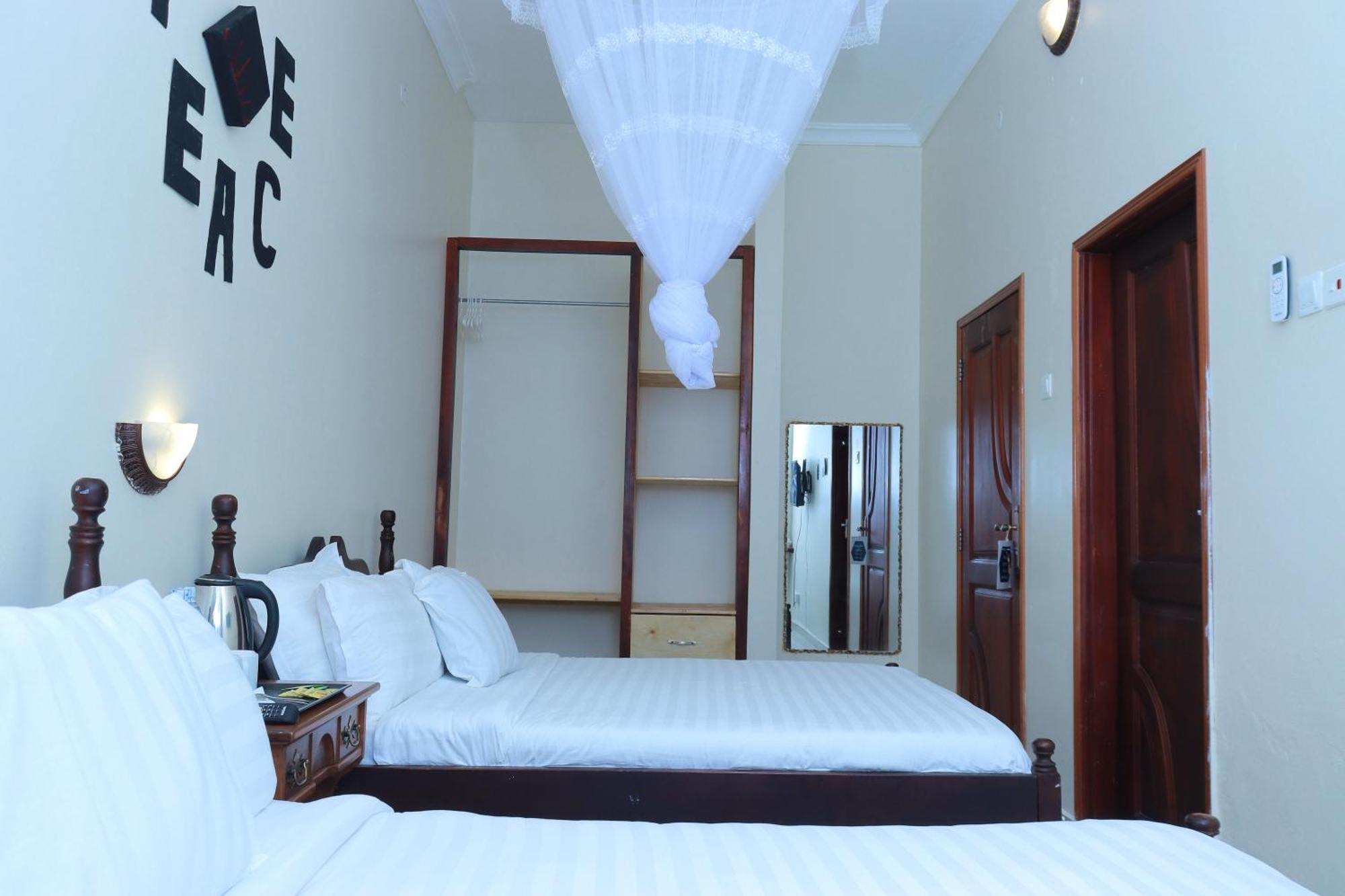 Mowicribs Hotel And Spa Εντέμπε Εξωτερικό φωτογραφία